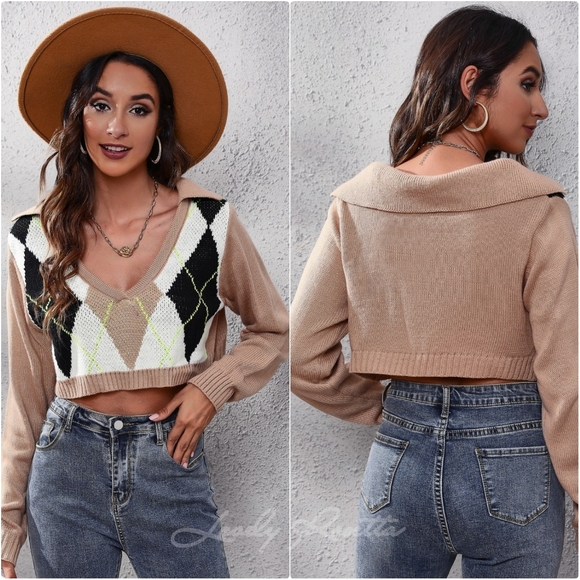 Contemporary Print Cropped Sweater - Picture 5 of 8